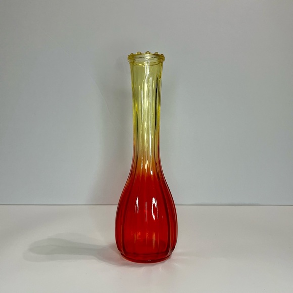 VTG Retro Jeanette Ribbed Amberina Bud Vase Green Blue  Red Yellow Ombre Set 2 - Picture 4 of 11